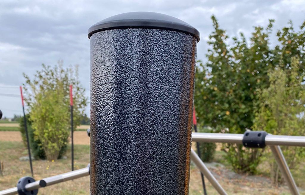 The 102mm diameter posts