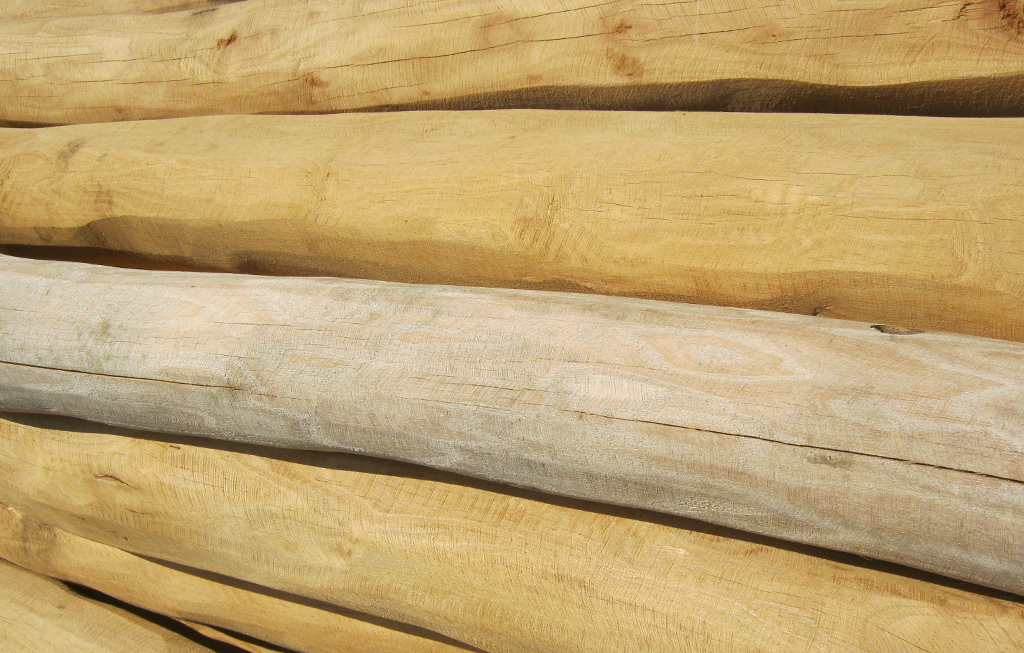 The posts with average diameter 120 to 140mm