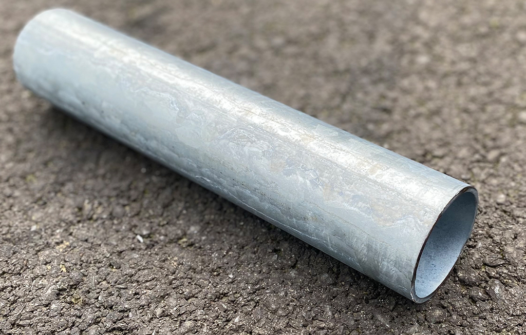 The 89mm diameter supporting posts