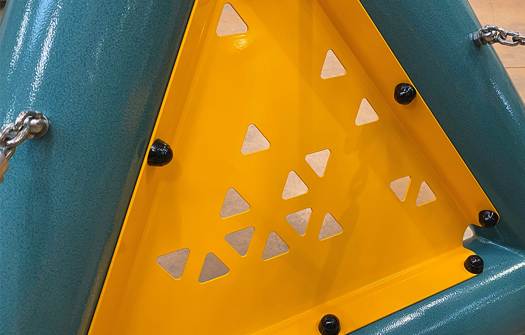 The closing elements