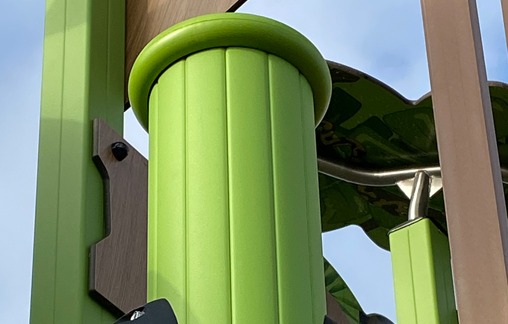 The 125mm diameter posts