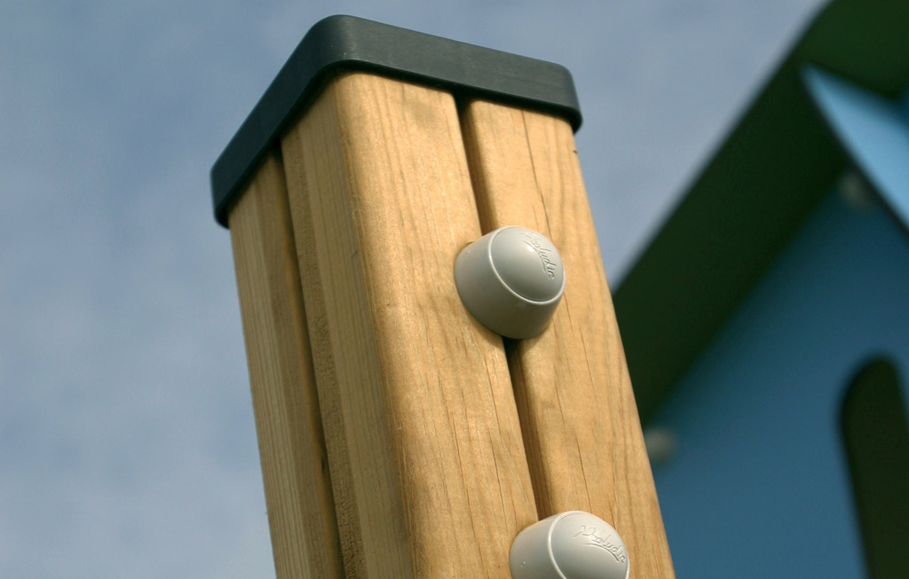 The vertical 95mm square post