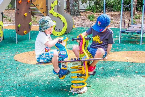 Chickies J846-GA playgrounds grafic games amazone finish image photo