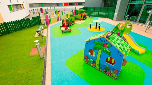 _95176380_gardenplay