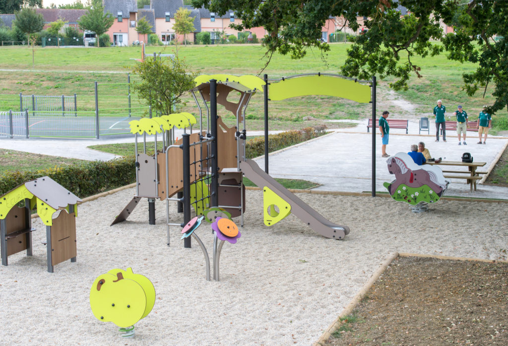 Great New Playground in France Image 5 Play Area Site with Proludic Children's Play Equipment