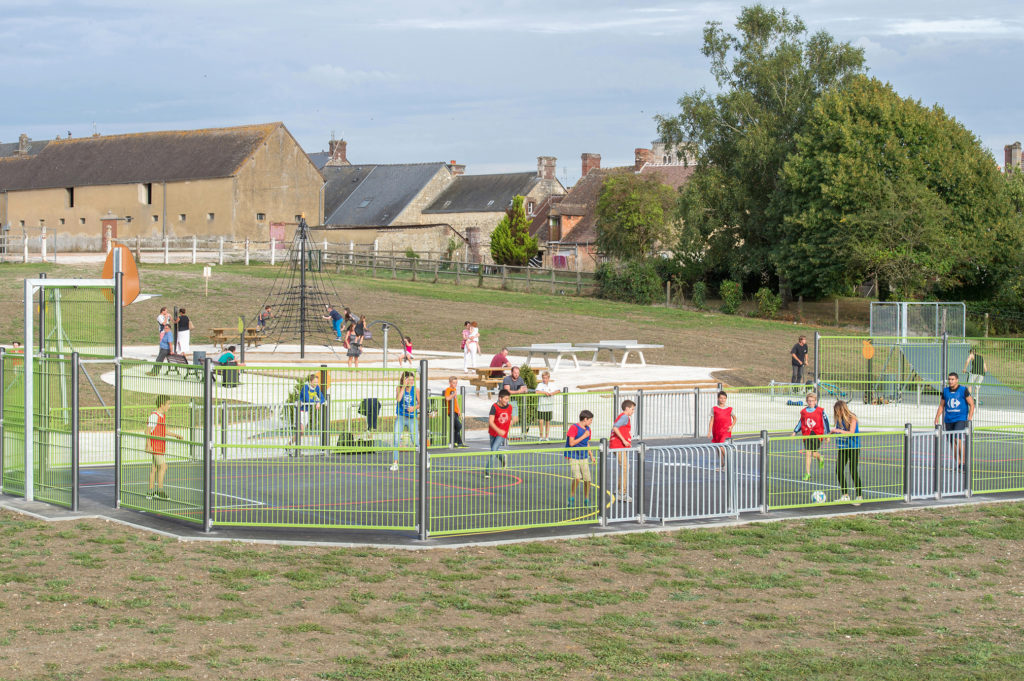 Great New Playground in France Image 7 Outdoor Gym Equipment Play Area surfacing
