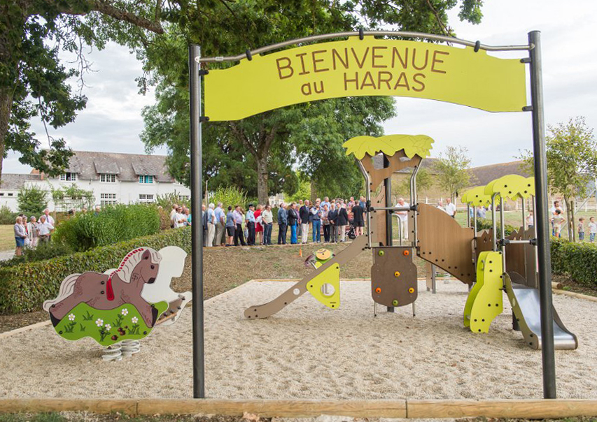 Great New Playground in France Image 6 Bienvenue au Haras Sign