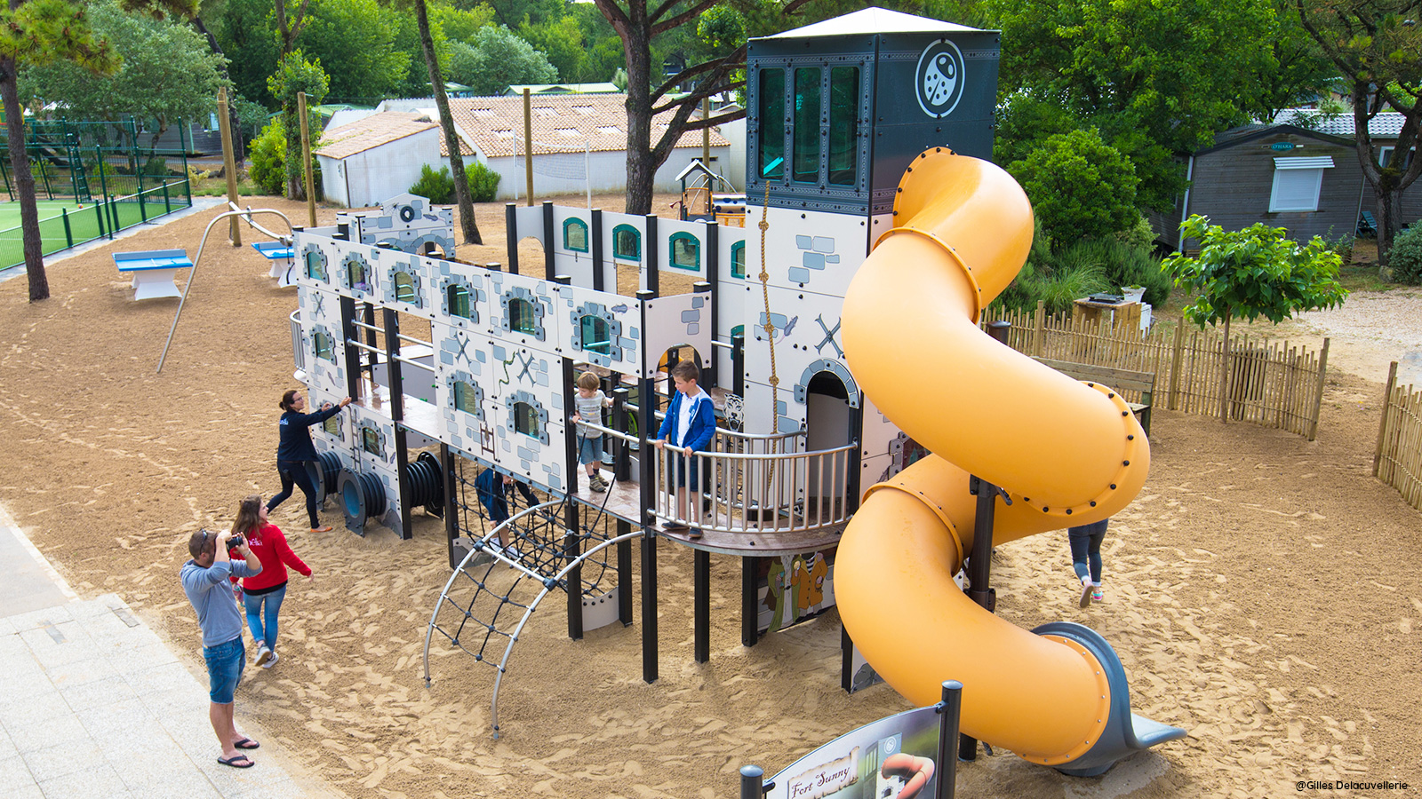 An original structure that pays tribute to Fort Boyard (France)
