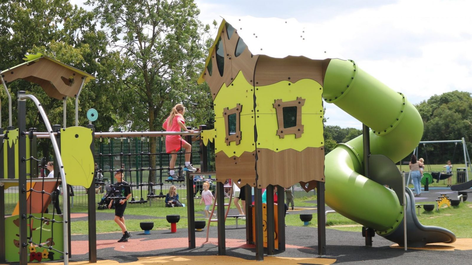 Paired Bespoke Play Spaces Make a Grand Entrance in Basildon