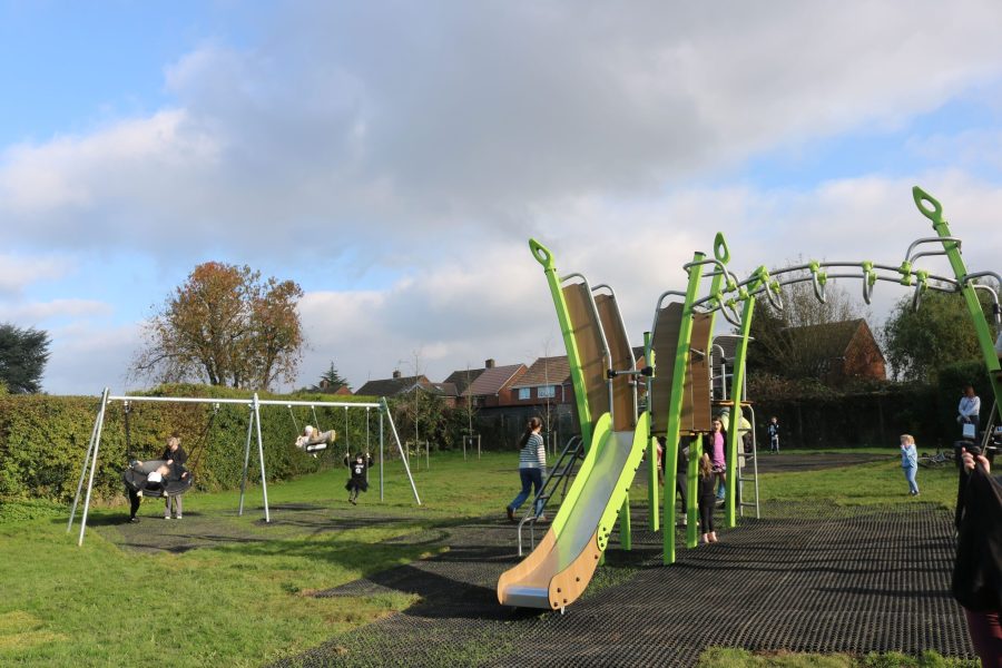 Edgecote Playground, Caddington